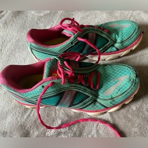 COPY - BROOKS PURE FLOW Womens size 7- good condition